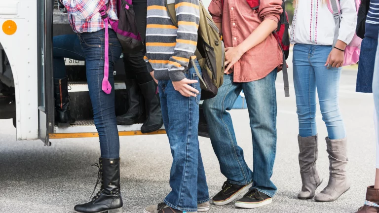Verlängerung Kulanzzeitraum für Schülerbeförderung bis 17. Oktober